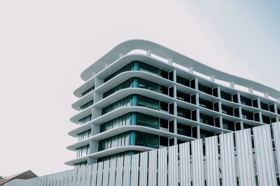 Modern multi-story hospital building exterior